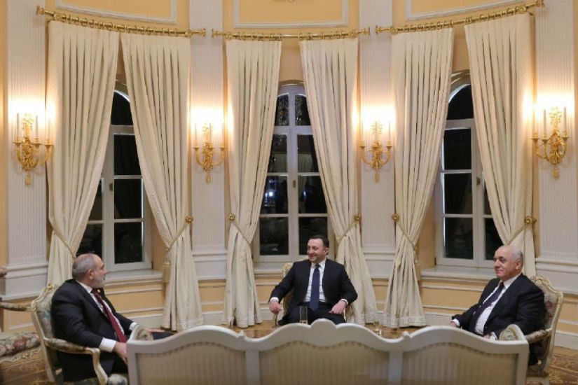 Azərbaycan və Ermənistan Baş nazirləri Gürcüstanda görüşdü