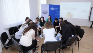 "Təhsilin inkişafı istiqamətində innovativ tədqiqat təşəbbüsləri" layihəsi çərçivəsində regionlarda keçirilən təlimlər başa çatıb -  FOTOLAR — foto 12