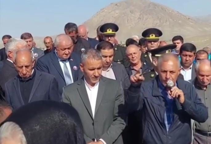 Şəhid atası Naxçıvandakı deputatları tənqid etdi:     "Şəhid ailələri ilə maraqlanmır..." - VİDEO
