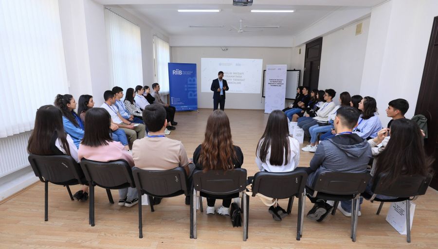 "Təhsilin inkişafı istiqamətində innovativ tədqiqat təşəbbüsləri" layihəsi çərçivəsində regionlarda keçirilən təlimlər başa çatıb -  FOTOLAR