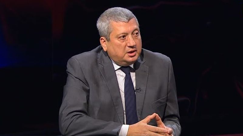 Sabiq nazirin avtomobilini cərimə meydançasına apardılar –     VİDEO