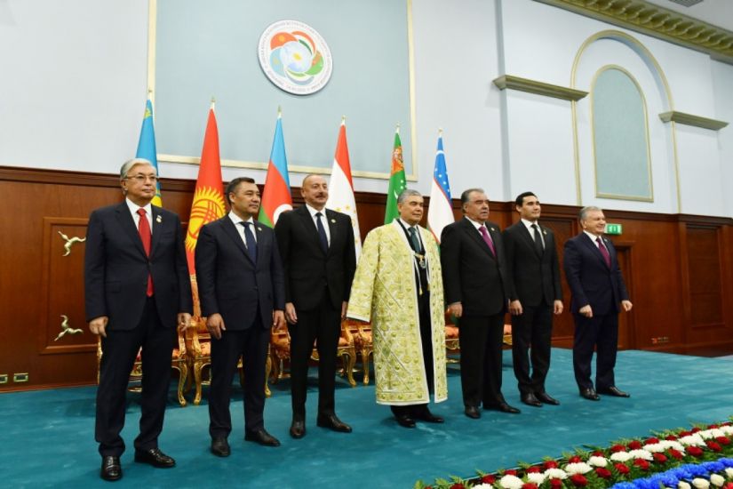 Prezident Düşənbədə Qurbanqulu Berdiməhəmmədovun təltifolunma mərasimində iştirak edib -   FOTOLAR