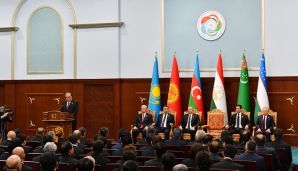 Prezident Düşənbədə Qurbanqulu Berdiməhəmmədovun təltifolunma mərasimində iştirak edib -   FOTOLAR — foto 3