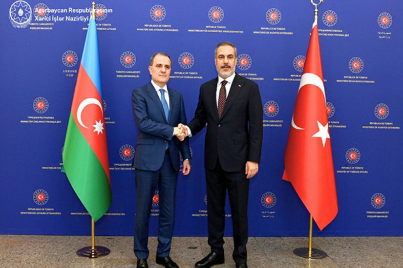 Ceyhun Bayramov Türkiyənin xarici işlər naziri ilə görüşdü