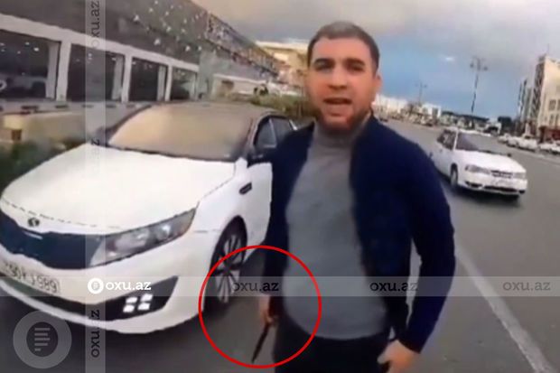 Bakıda moped sürücüsünü hədələyən şəxs saxlanıldı -   YENİLƏNDİ