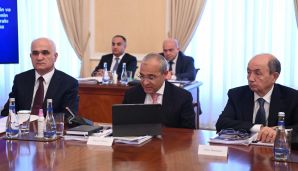 Nazirlər Kabinetinin geniş iclasında gələn ilin dövlət büdcəsi layihəsi müzakirə olunub — foto 2