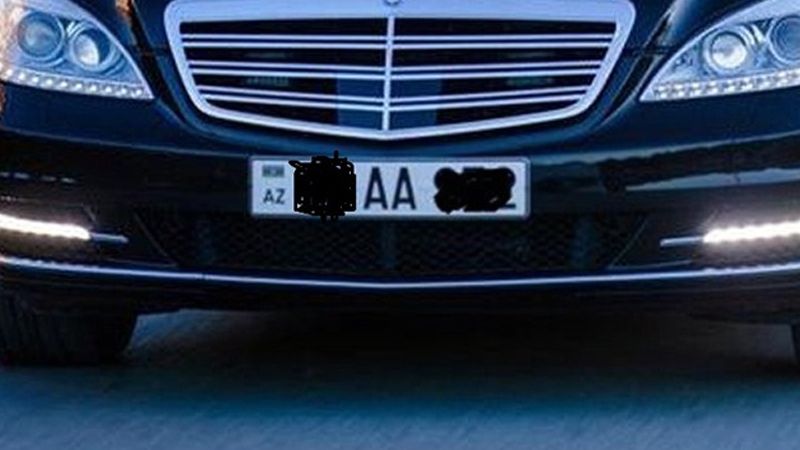 Azərbaycanda məmurun “AA” nömrəli xidməti maşınının şüşələri sındırıldı -        Ailə münaqişəsi