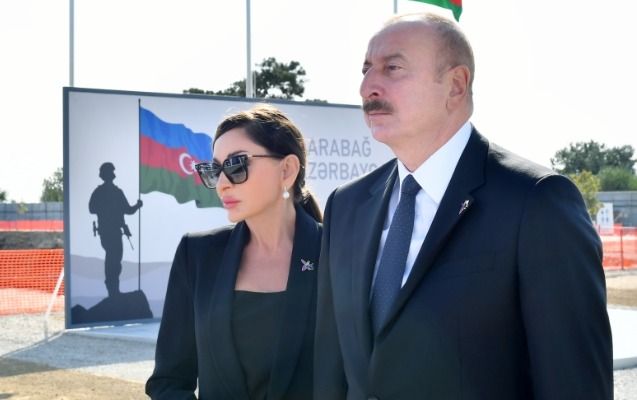Prezident və birinci xanım Bakıda inşası davam etdirilən Zəfər parkında olublar -   FOTOLAR - YENİLƏNDİ