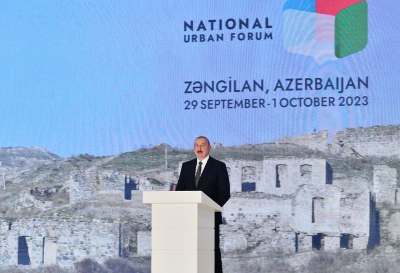 Prezident: Artıq 2000-dən çox keçmiş məcburi köçkün evlərinə qayıdıb