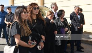 Millət vəkili Qənirə Paşayeva dəfn olundu -   FOTO - YENİLƏNDİ - 2 — foto 2