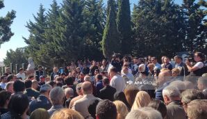 Millət vəkili Qənirə Paşayeva dəfn olundu -   FOTO - YENİLƏNDİ - 2 — foto 7