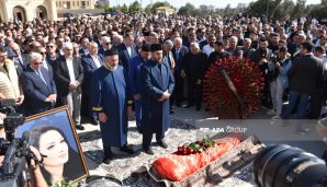 Millət vəkili Qənirə Paşayeva dəfn olundu -   FOTO - YENİLƏNDİ - 2 — foto 8