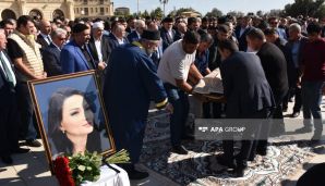 Millət vəkili Qənirə Paşayeva dəfn olundu -   FOTO - YENİLƏNDİ - 2 — foto 13