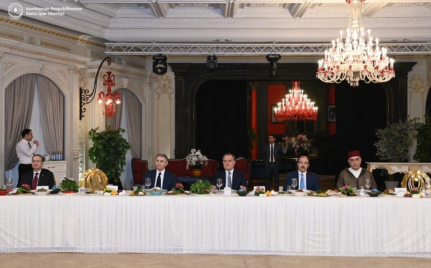 Ceyhun Bayramov diplomatik korpus üçün iftar süfrəsində olub