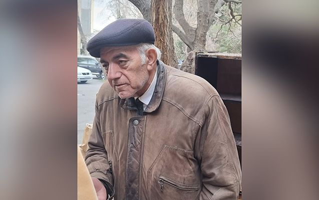 Küçədə gecələyən professorun kart hesabına daxil olan vəsaitin həcmi açıqlandı