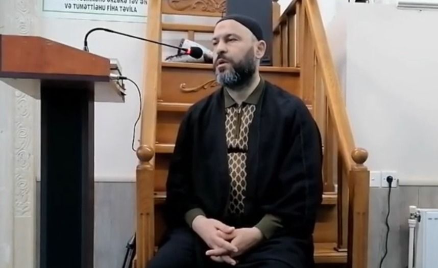 Bakıda məsciddən oğurluq - Axundun seyfindən 20 min apardı, gecə klubunda yedi