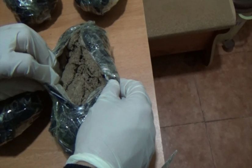 Neftçalada narkotikin dövriyyəsi ilə məşğul olan və aksiz markasız tütün məmulatları satan şəxslər saxlanılıb