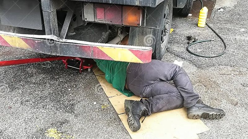 Yük avtomobilin altında gizləndi, Gürcüstandan Bakıya gəldi
