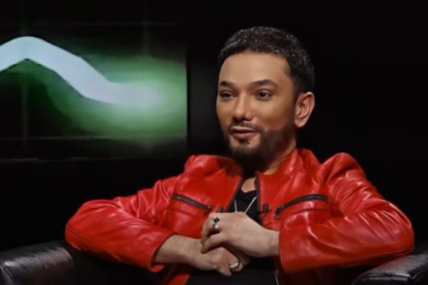 Xalq artisti Faiq Ağayev: "Qaşlarımı almıram, uşaqlıqdan belədir" -     VİDEO