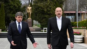 İlham Əliyev Qəbələdə Ümummilli Lider Heydər Əliyevin abidəsini ziyarət etdi — foto 2