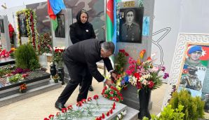 Abşeron rayonunda Ramazan bayramında şəhidlərimiz ziyarət edilib -       FOTOLAR — foto 7