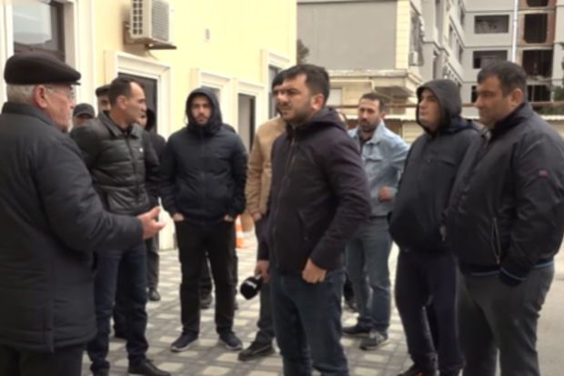 Bakıda tikinti şirkəti sakinləri sənədsiz qoydu: “Pul aldılar, amma çıxarış vermədilər” -     VİDEO