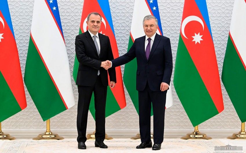 Ceyhun Bayramov Özbəkistan Prezidenti ilə iki ölkə arasında əməkdaşlığı müzakirə edib