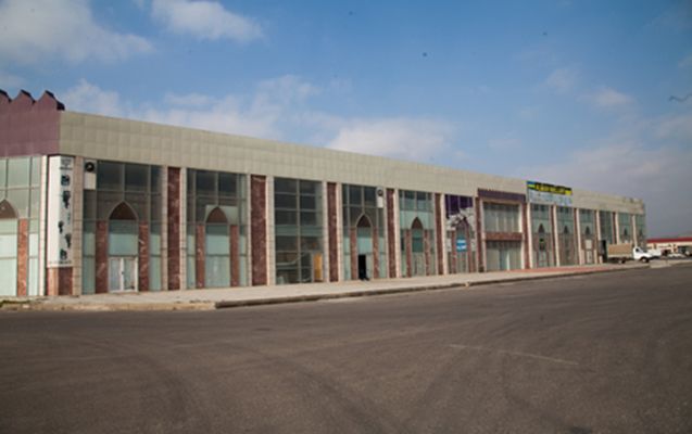 Bakıda ticarət mərkəzinin həyətində ağır qəza -     Ölən var