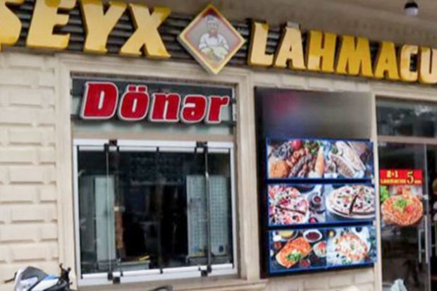 “Burax, nəfəsim kəsilir”: “Şeyx Lahmacun” kafesində hədə-qorxu ilə pul tələb edildi