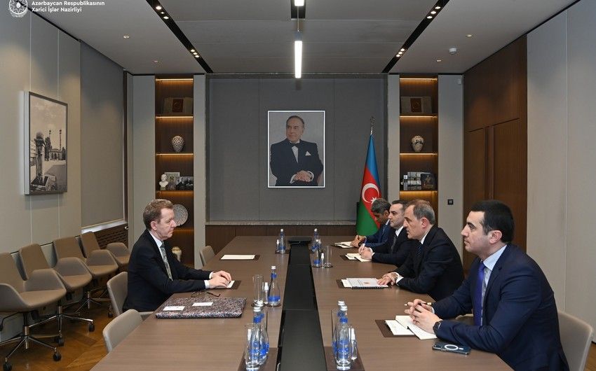 Ceyhun Bayramov diplomatik fəaliyyəti başa çatan Əlcəzair səfiri ilə görüşdü