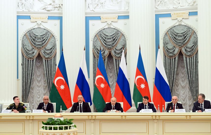 Azərbaycan və Rusiya prezidentlərinin Baykal-Amur Magistralının 50 illik yubileyi münasibətilə dəmir yolu sahəsinin veteranları və işçiləri ilə birgə görüşü keçirilib  -   FOTO - VİDEO - YENİLƏNDİ