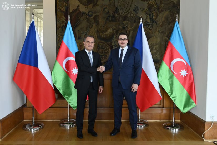 Azərbaycan və Çexiya XİN rəhbərləri görüşdü