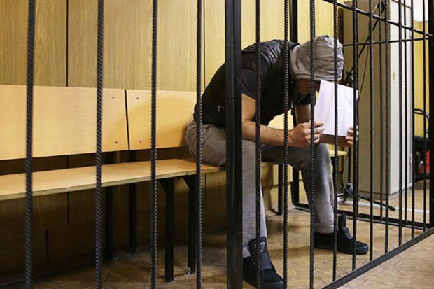 Azərbaycanda kişi arvadını qətlə yetirməsini lentə aldı -      DETALLAR