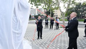 İlham Əliyev və Sadır Japarov Bakıda Çingiz Aytmatovun abidəsinin açılış mərasimində iştirak ediblər -     YENİLƏNDİ — foto 13