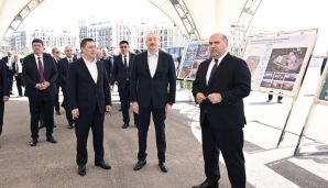 Azərbaycan və Qırğızıstan prezidentləri Füzuli şəhərinin dağıdılmış yerlərinə baxıb, Baş planla tanış olublar -   FOTO - YENİLƏNDİ — foto 1