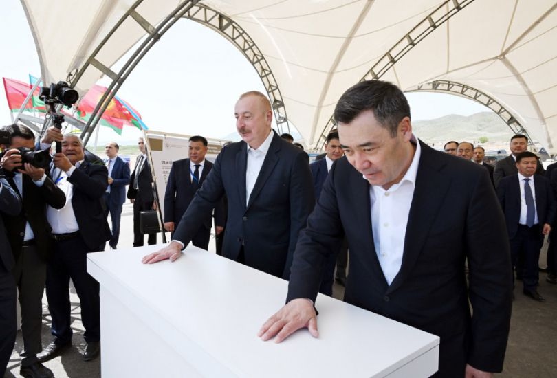 Azərbaycan və Qırğızıstan prezidentləri Ağdamın Xıdırlı kənd tam orta məktəbinin təməlqoyma mərasimində iştirak ediblər -   FOTO - YENİLƏNDİ