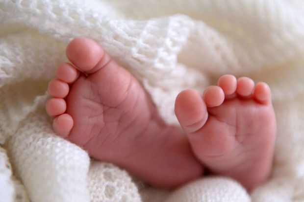 Perinatal Mərkəzdə körpə ölümü: Can verənə qədər həkim xəstəxanaya getməyib -     VİDEO