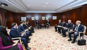Prezident İlham Əliyevin Birləşmiş Ərəb Əmirliklərinin sənaye və qabaqcıl texnologiyalar naziri ilə görüşü keçirilib -    YENİLƏNDİ - 2 — foto 1