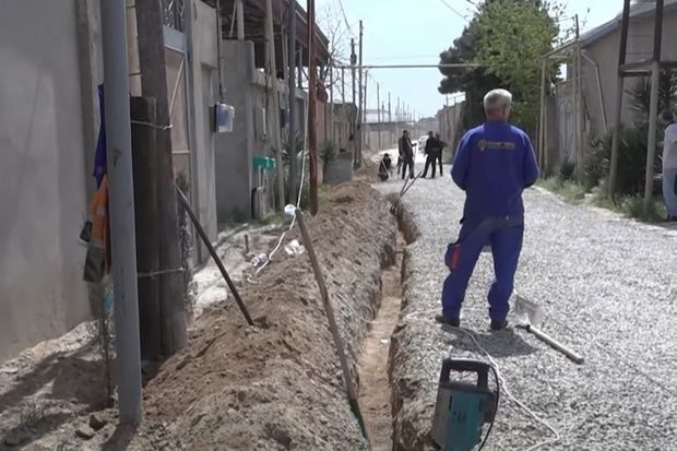“Azərişıq” Binə qəsəbəsində qanunsuz elektrik xətləri çəkir? -     VİDEO