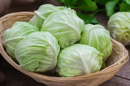 Kələmi bişirəndə yumurta və şəkər əlavə edin –     Təəccüblənəcəksiniz