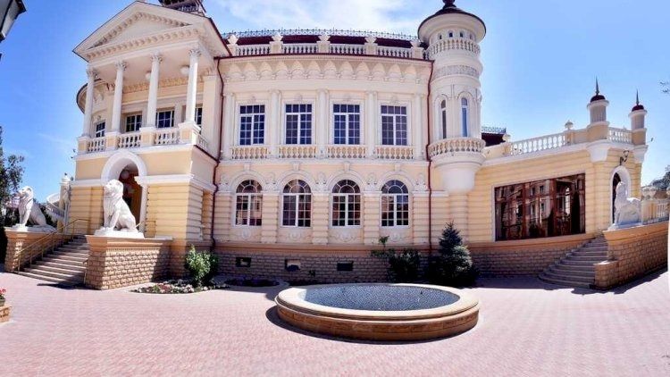 Bakıda məmur evini 15 milyona satışa çıxardı -     FOTO