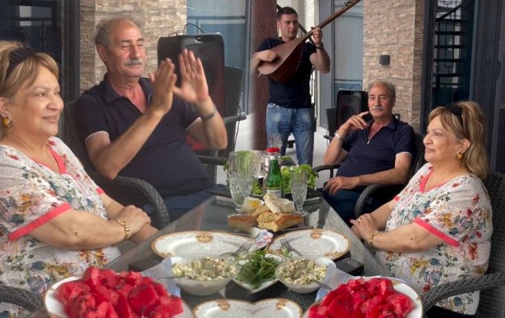 Afaq Bəşirqızı və həyat yoldaşı belə əyləndi -     VİDEO