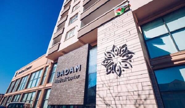 “Badam” jurnalistin atasını kor etdi