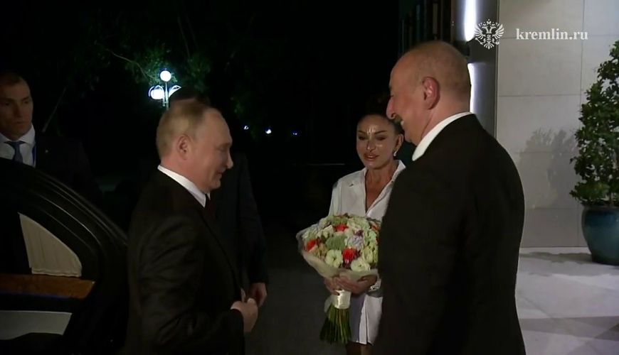 Prezident İlham Əliyev və Mehriban Əliyeva evlərində Vladimir Putinlə şam ediblər