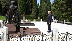Rusiya Prezidenti Vladimir Putin Ulu Öndər Heydər Əliyevin məzarını ziyarət etdi -   FOTO — foto 5