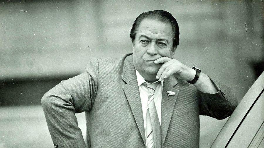 Rəşid Behbudov Əməkdar artistə “Nəsimi” filmində rol almağa     İMKAN VERMƏYİB