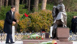 “Azərsun Holdinq"in rəhbər heyəti Ulu Öndərin məzarını ziyarət etdi -    FOTOLAR — foto 5