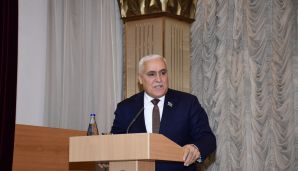Xətai rayonunda Ulu Öndər Heydər Əliyevin anım günü ilə əlaqədar tədbir keçirilib -   FOTOLAR — foto 3