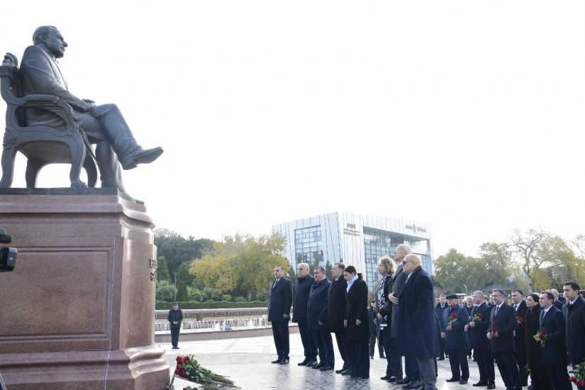 Xətai rayonunda Ulu Öndər Heydər Əliyevin anım günü ilə əlaqədar tədbir keçirilib -   FOTOLAR