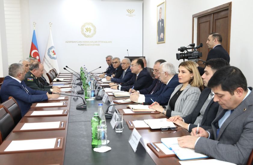 Müharibə, Əmək və Silahlı Qüvvələr Veteranları Təşkilatının nümayəndələri ilə görüş keçirilib -    FOTO